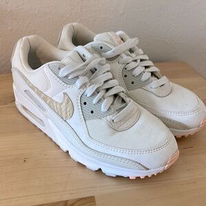 Nike Air Max 90 SE Safari Women’s Sz 6.5 Summit White Running Shoes CV8824-100